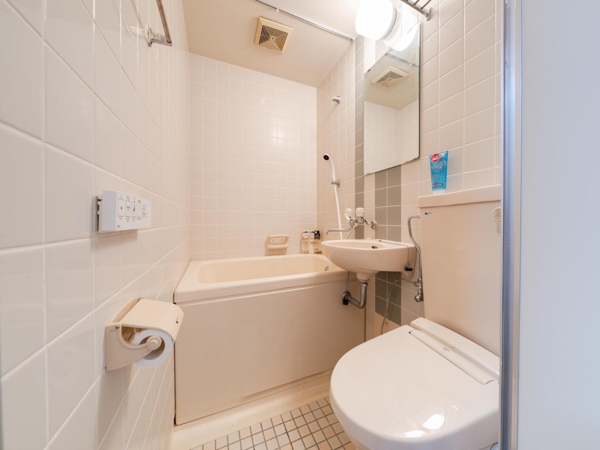 浅草駅徒歩4分,浅草寺8分,上野駅5分,カッパ橋道具街4分,switch,wi-fi Apartment *